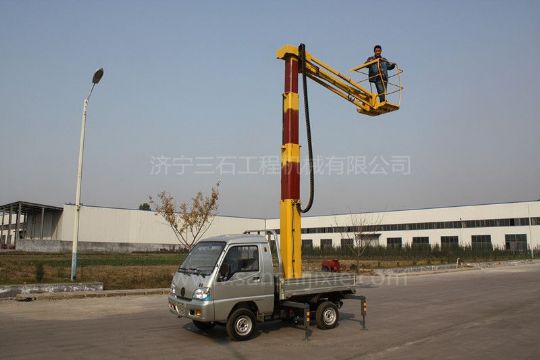 點(diǎn)擊查看詳細(xì)信息<br>標(biāo)題：小型高空作業(yè)車 閱讀次數(shù)：2858