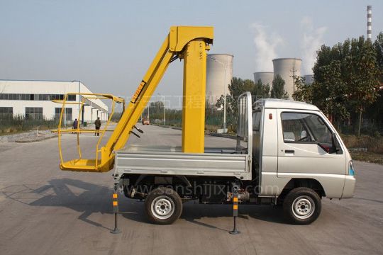 點(diǎn)擊查看詳細(xì)信息<br>標(biāo)題：電動(dòng)高空作業(yè)車 閱讀次數(shù)：3243