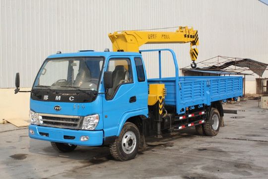 點擊查看詳細信息<br>標題：東風隨車吊 閱讀次數(shù)：2915