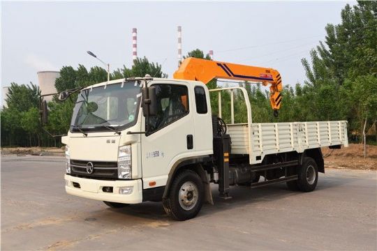 點擊查看詳細信息<br>標題：5噸凱馬隨車吊 閱讀次數(shù)：2335