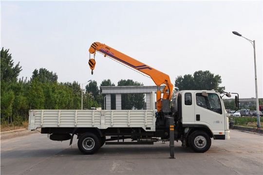 點擊查看詳細信息<br>標題：5噸凱馬隨車吊3節(jié)臂 閱讀次數(shù)：2492