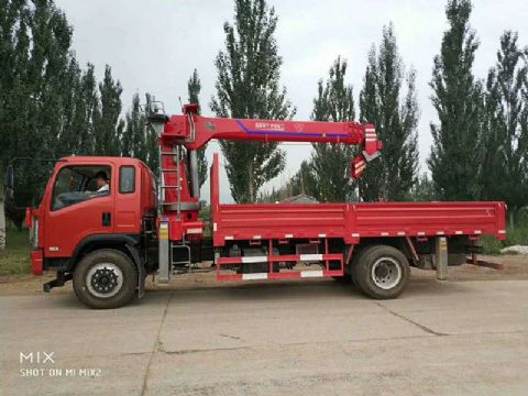 點擊查看詳細(xì)信息<br>標(biāo)題：8噸東風(fēng)隨車吊 閱讀次數(shù)：1832