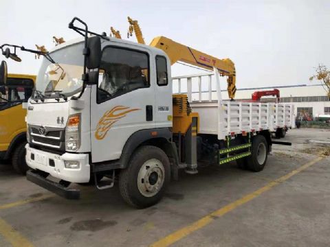 點擊查看詳細信息<br>標題：5噸重汽豪曼隨車吊 閱讀次數(shù)：2022